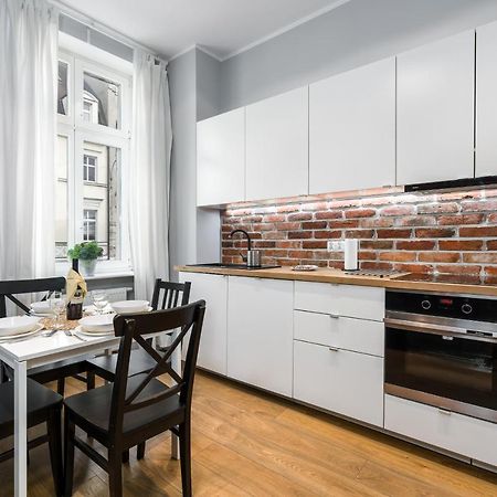 Old Town Apartment Garbary By Noclegi Renters 波兹南 外观 照片