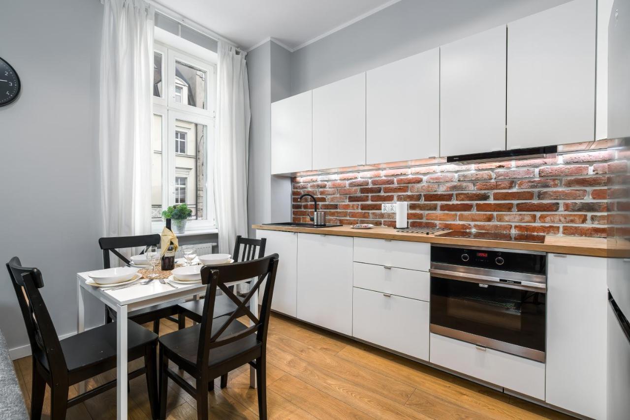 Old Town Apartment Garbary By Noclegi Renters 波兹南 外观 照片