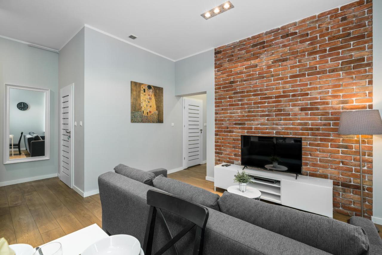 Old Town Apartment Garbary By Noclegi Renters 波兹南 外观 照片